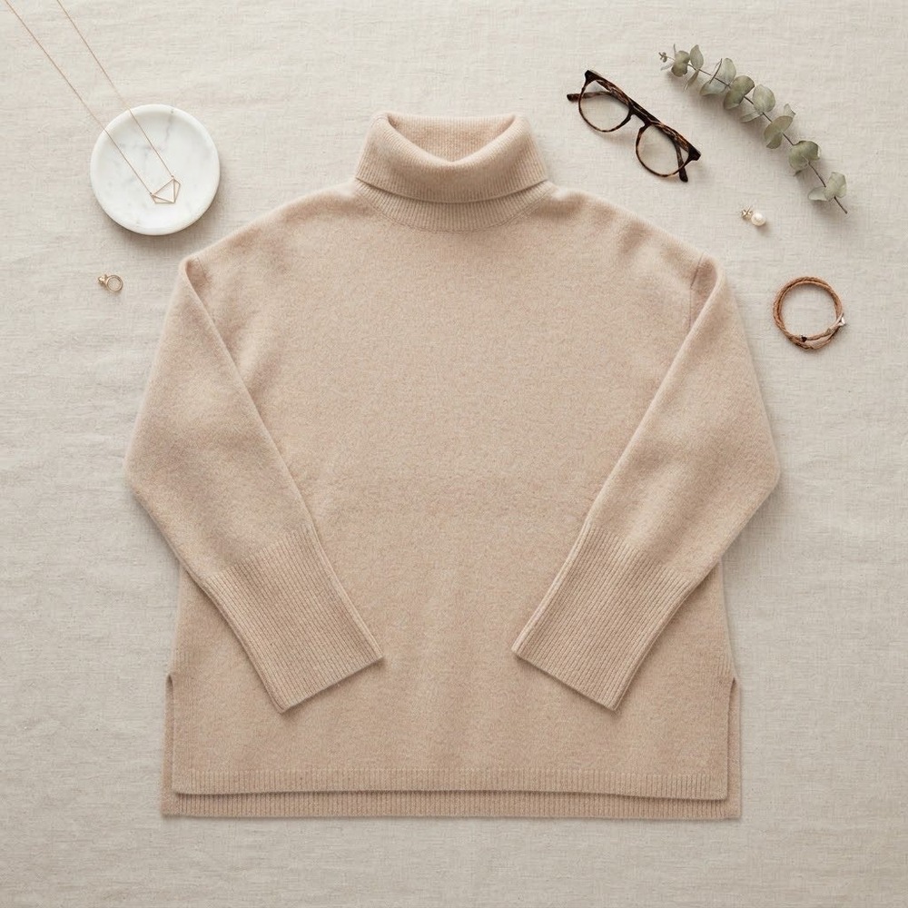 Club Monaco Turtleneck Sweater Womens S Tan Cashmere Oversized Quiet Luxury Boho